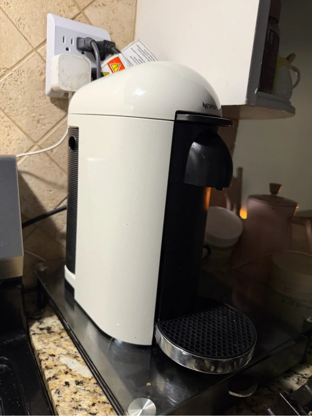 Nespresso White and Black Espresso Capsule Machine vertuo without milk frother
